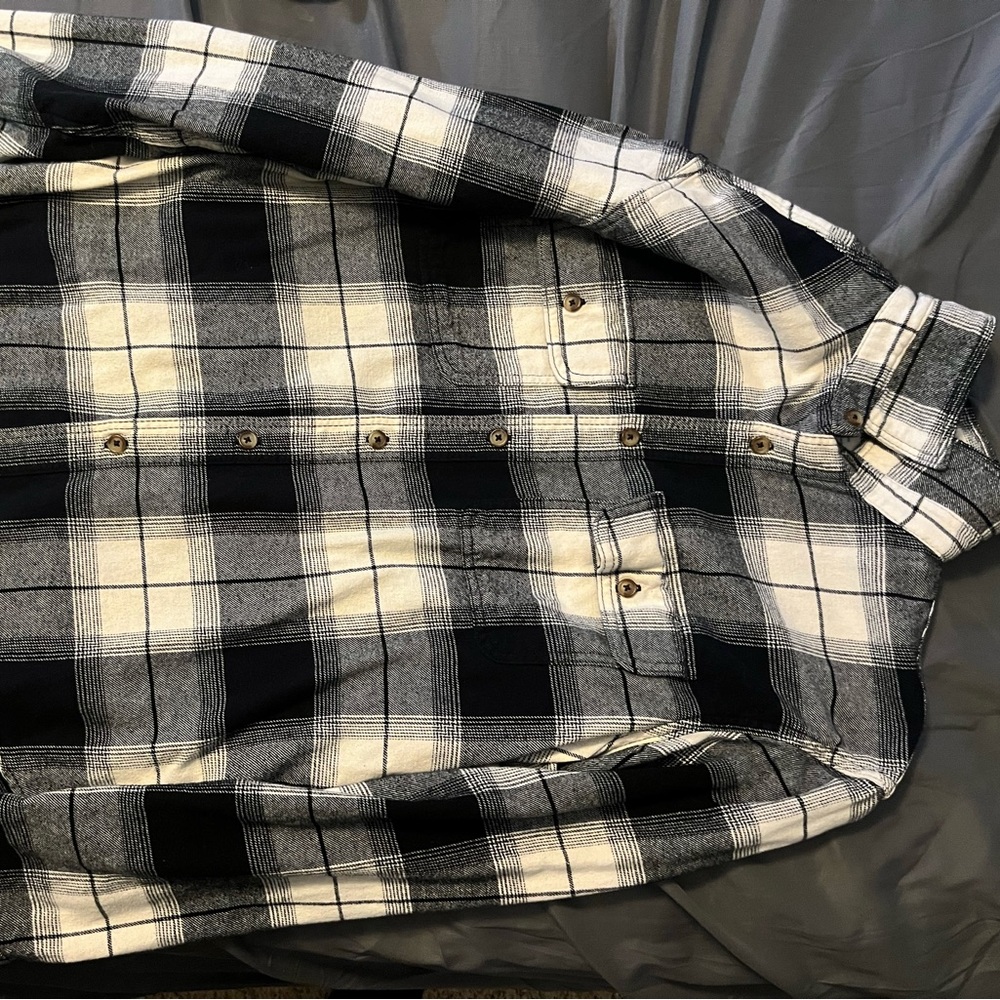Men’s Flanel Button down shirt. Old Navy branded size large.